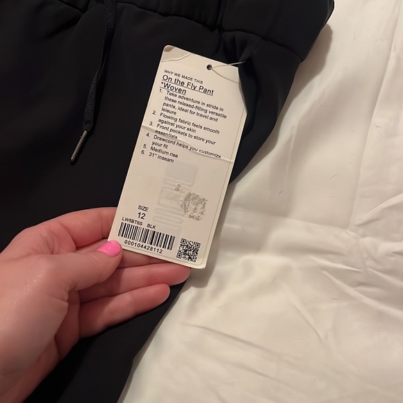 COPY - Lululemon pants - Picture 2 of 3